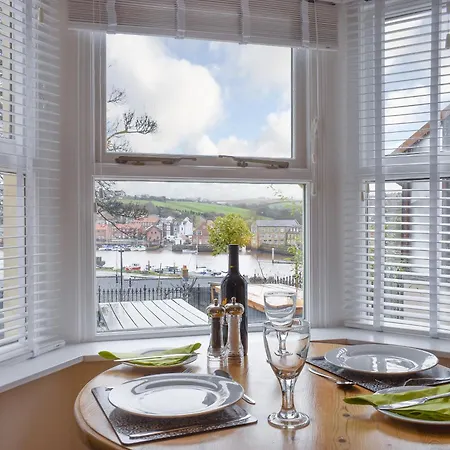 The Garden - Uk32517 *